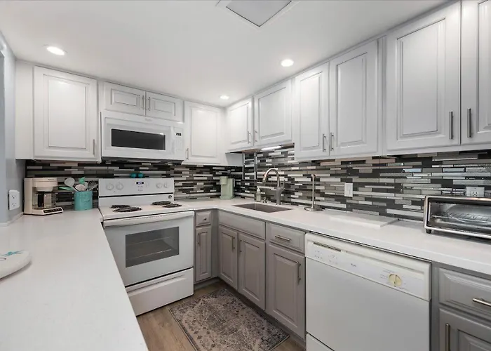 Ferienhaus Beautifully Upgraded 1 Bedroom Ocean View Condo! Ocean Stadt
