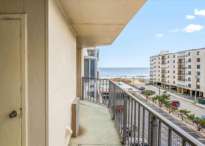 Ferienhaus Beautifully Upgraded 1 Bedroom Ocean View Condo! *