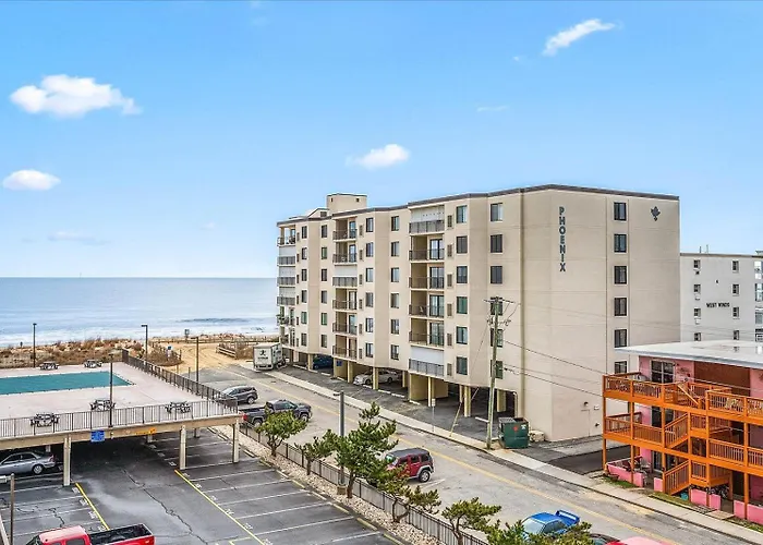 Beautifully Upgraded 1 Bedroom Ocean View Condo! *